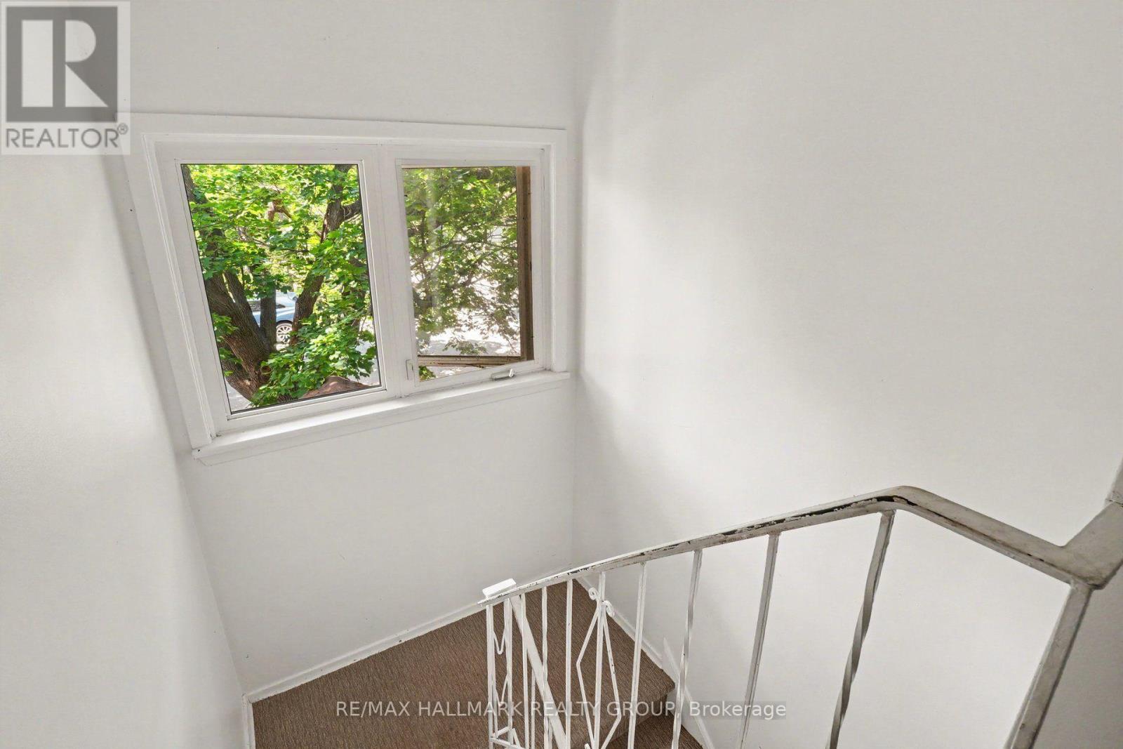 657 GOLDEN AVENUE - 18