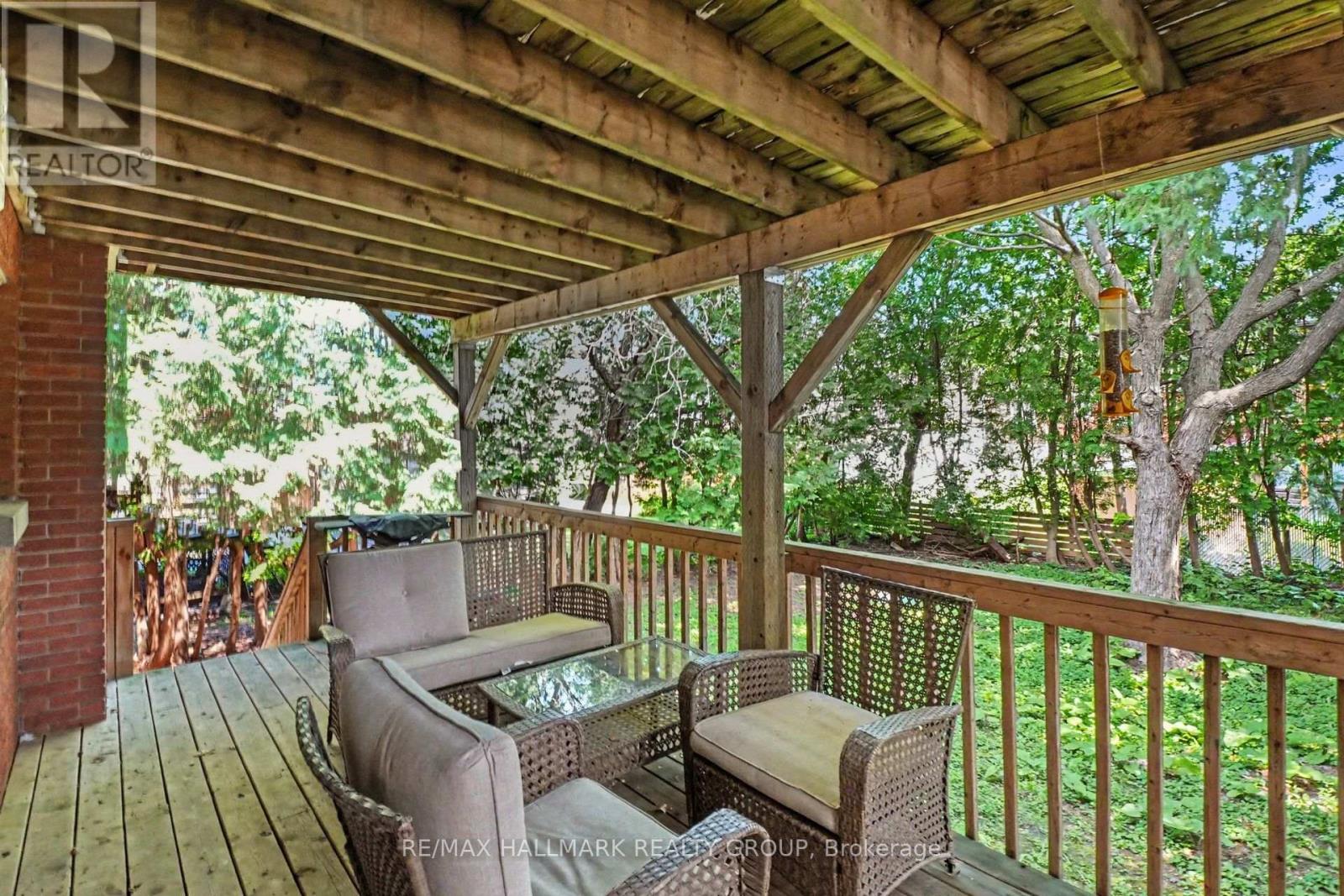 657 GOLDEN AVENUE - 27