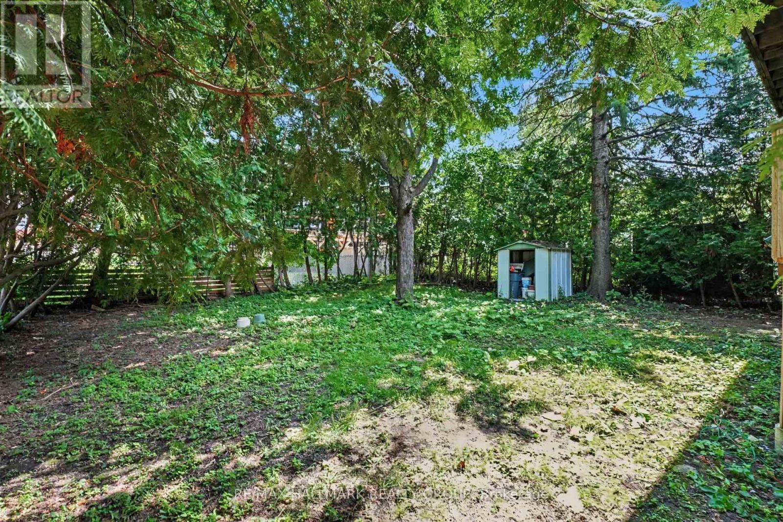 657 GOLDEN AVENUE - 30