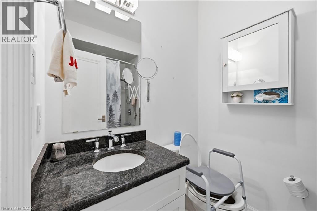 #202 2060 LAKESHORE Road - 23