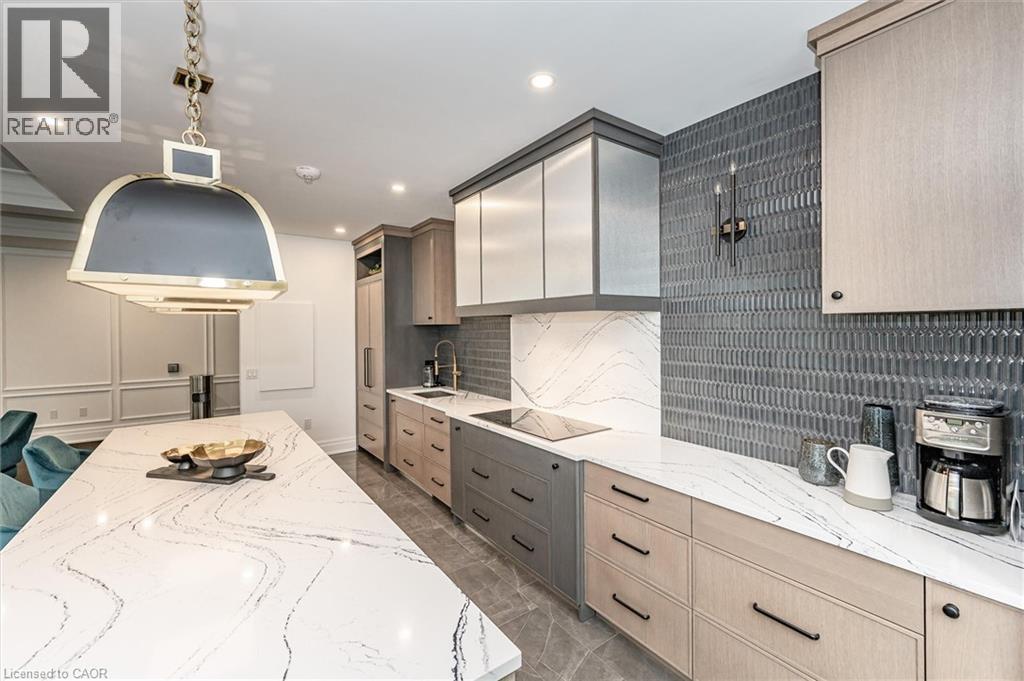#202 2060 LAKESHORE Road - 8