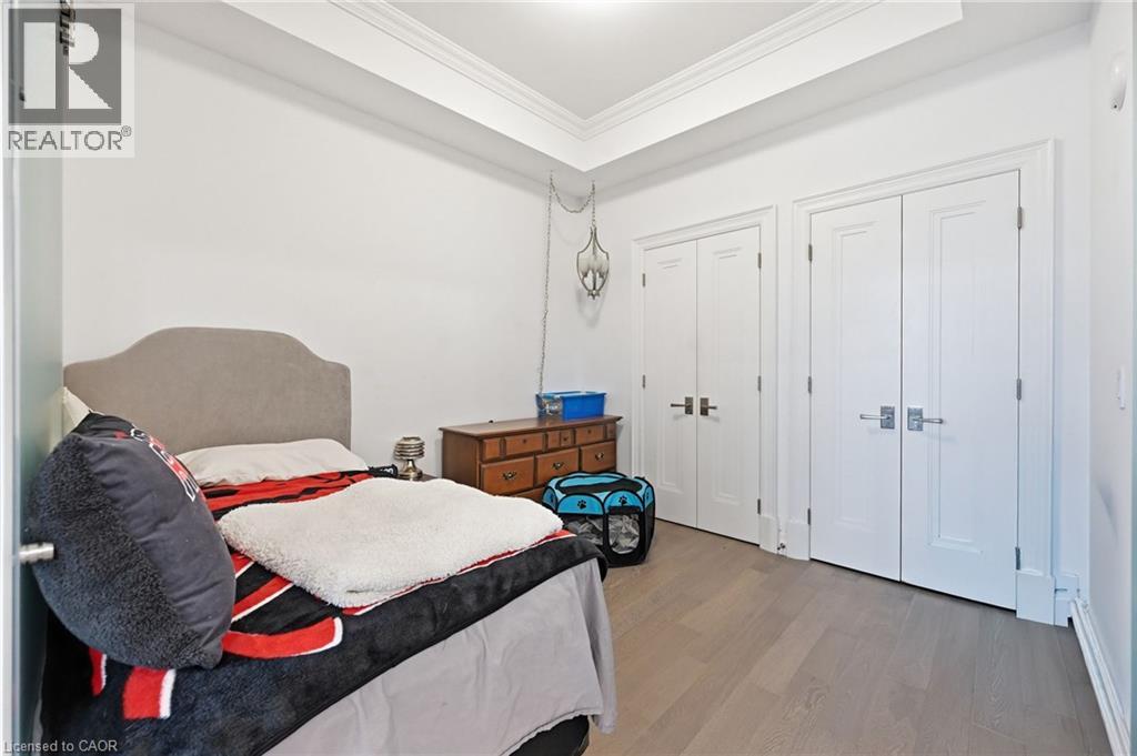 #202 2060 LAKESHORE Road - 36