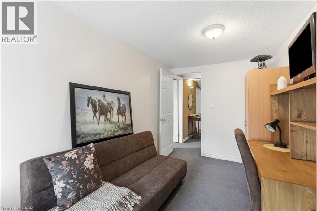 18 PROVINCE Street N - 25