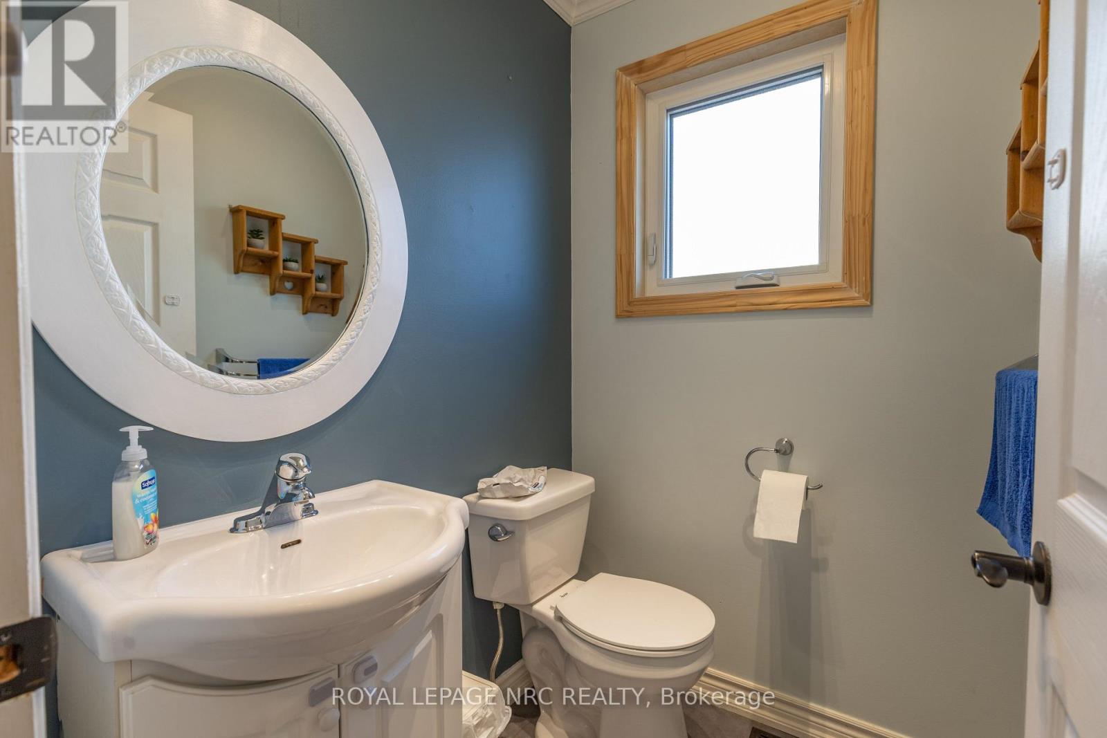 215 WINDSOR STREET - 13