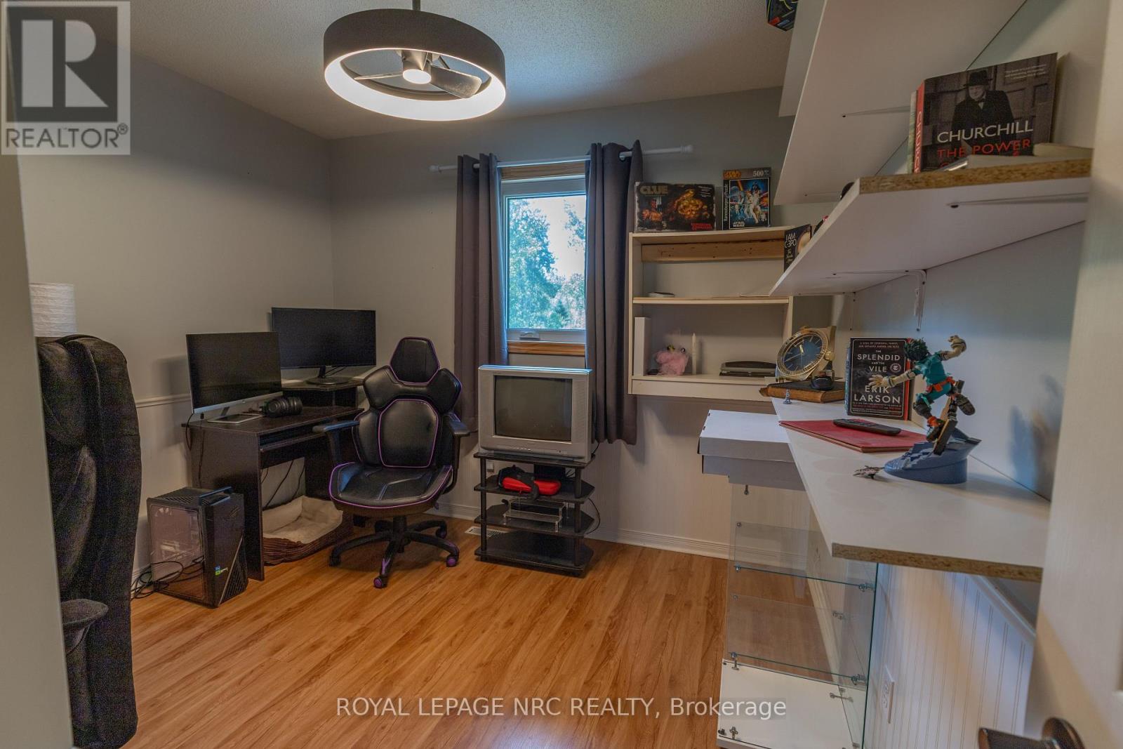 215 WINDSOR STREET - 18