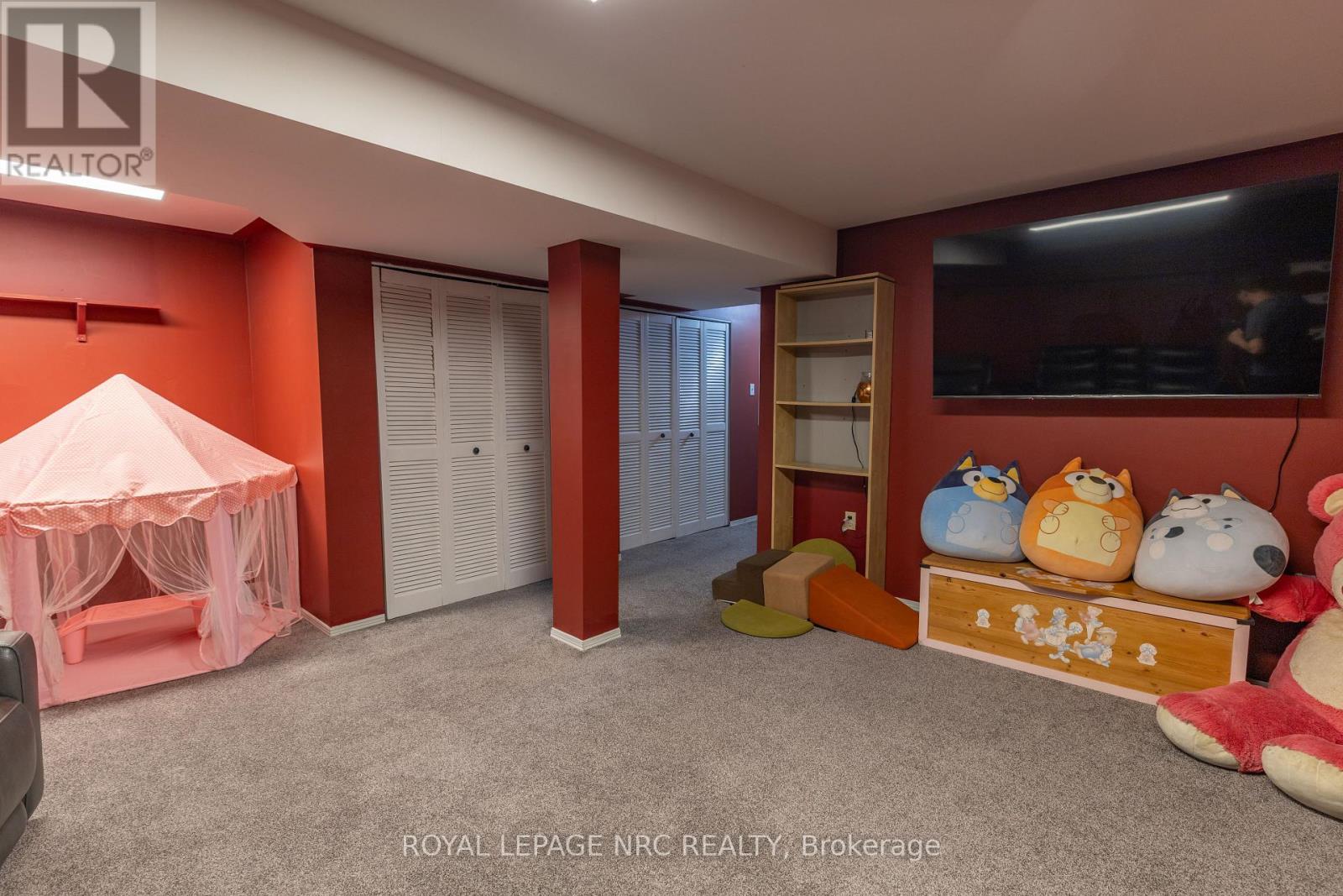 215 WINDSOR STREET - 24