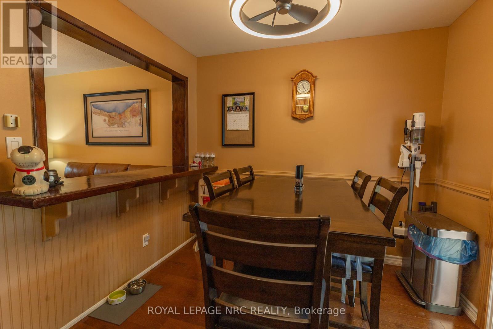 215 WINDSOR STREET - 5