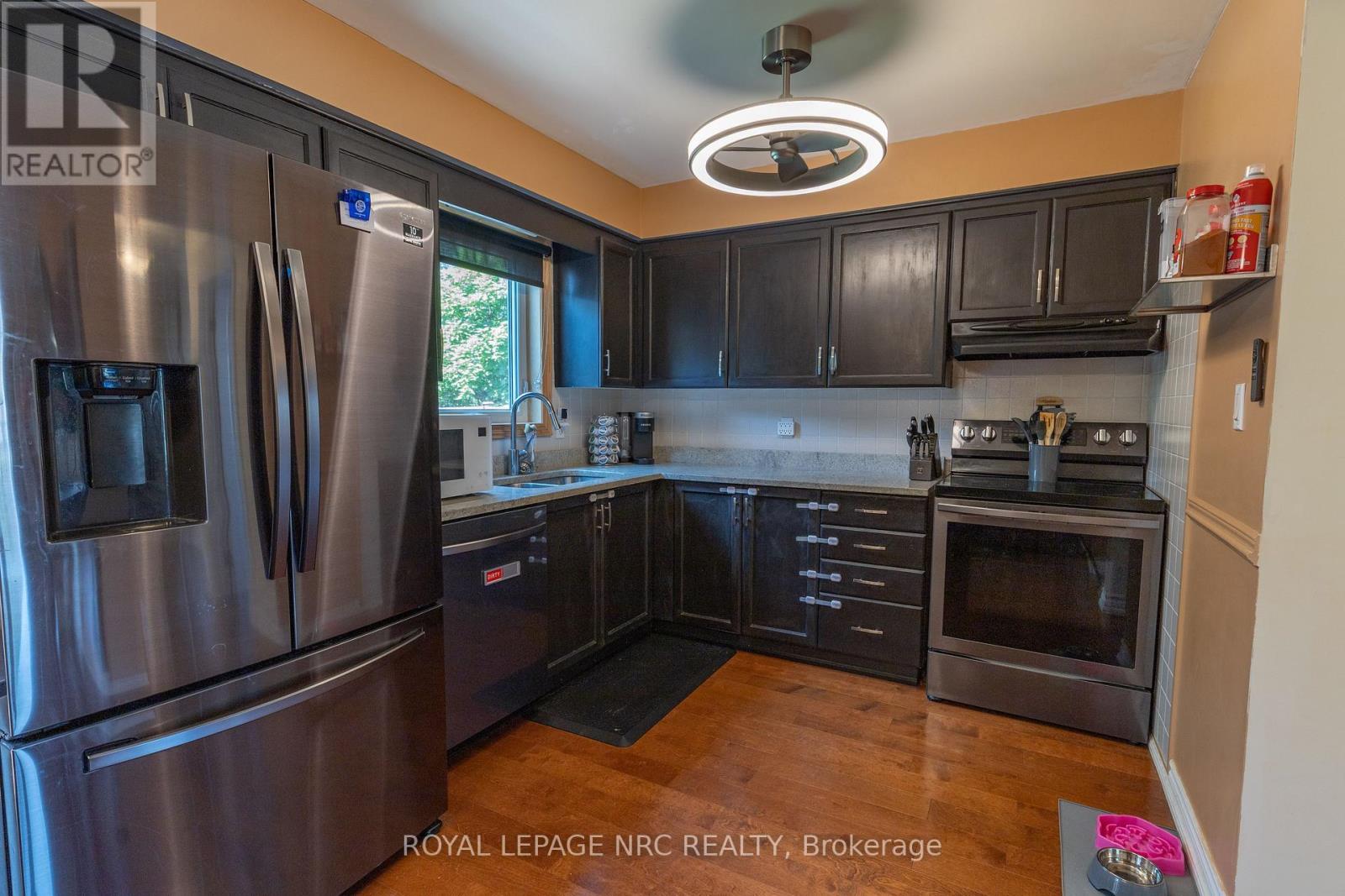 215 WINDSOR STREET - 7