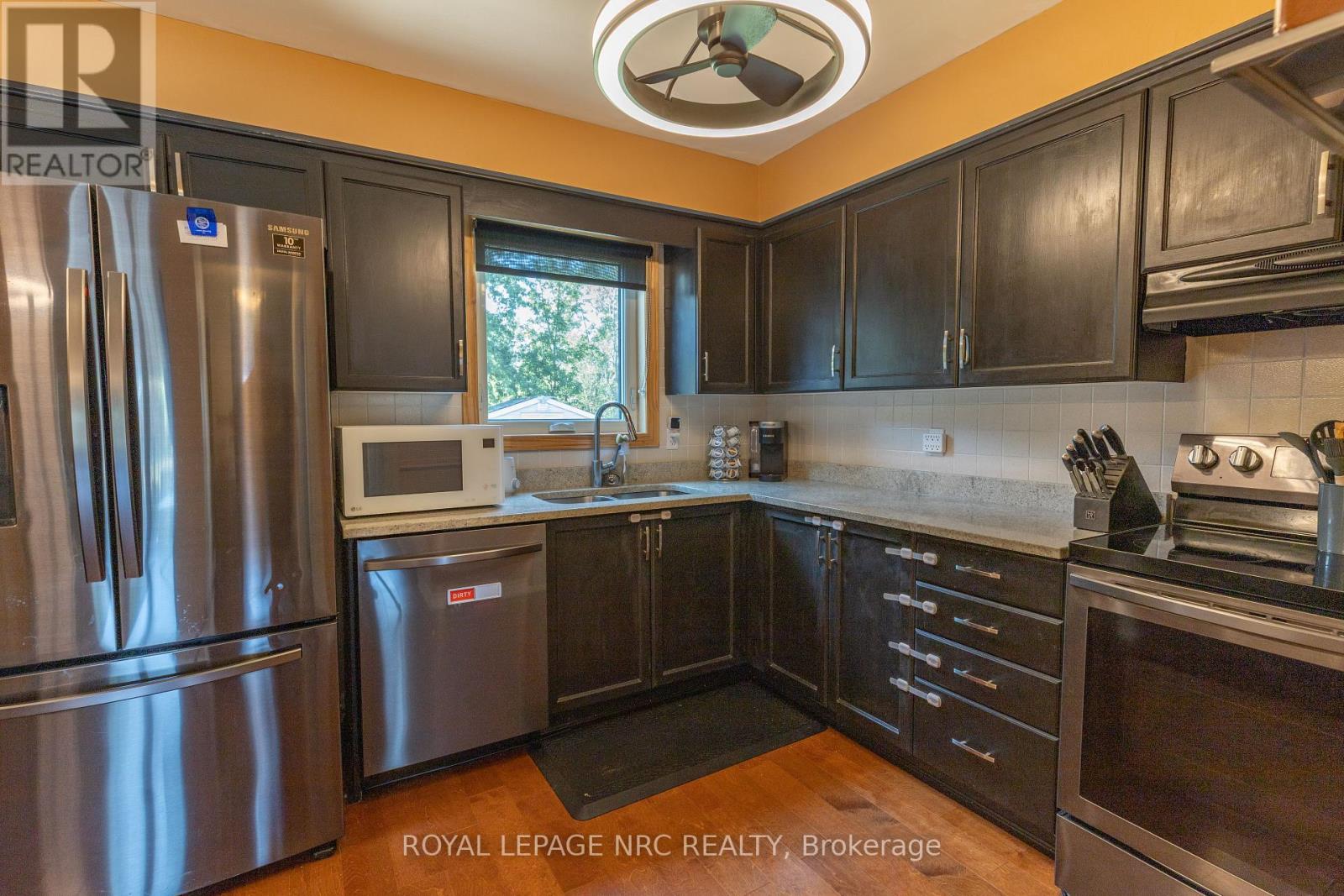 215 WINDSOR STREET - 8