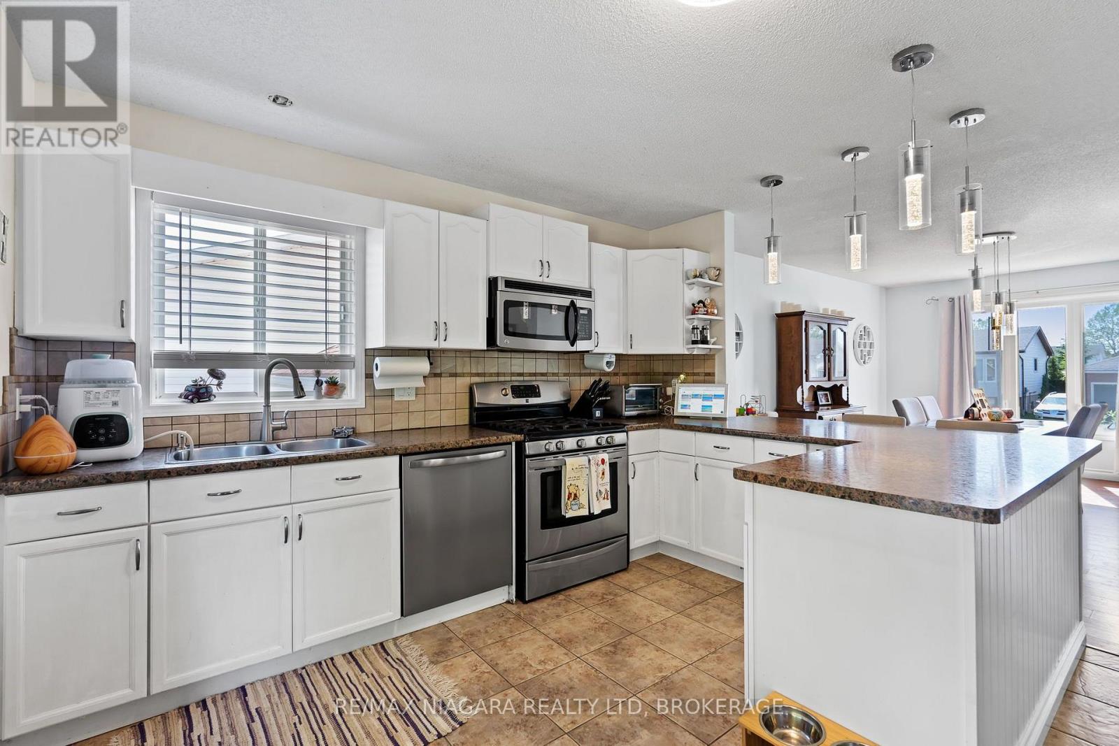 3698 SUSSEX LANE - 8