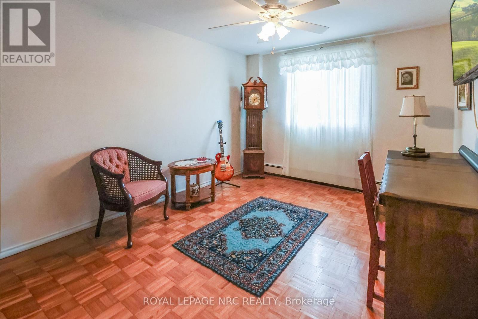 #208 264 GRANTHAM AVENUE N - 15