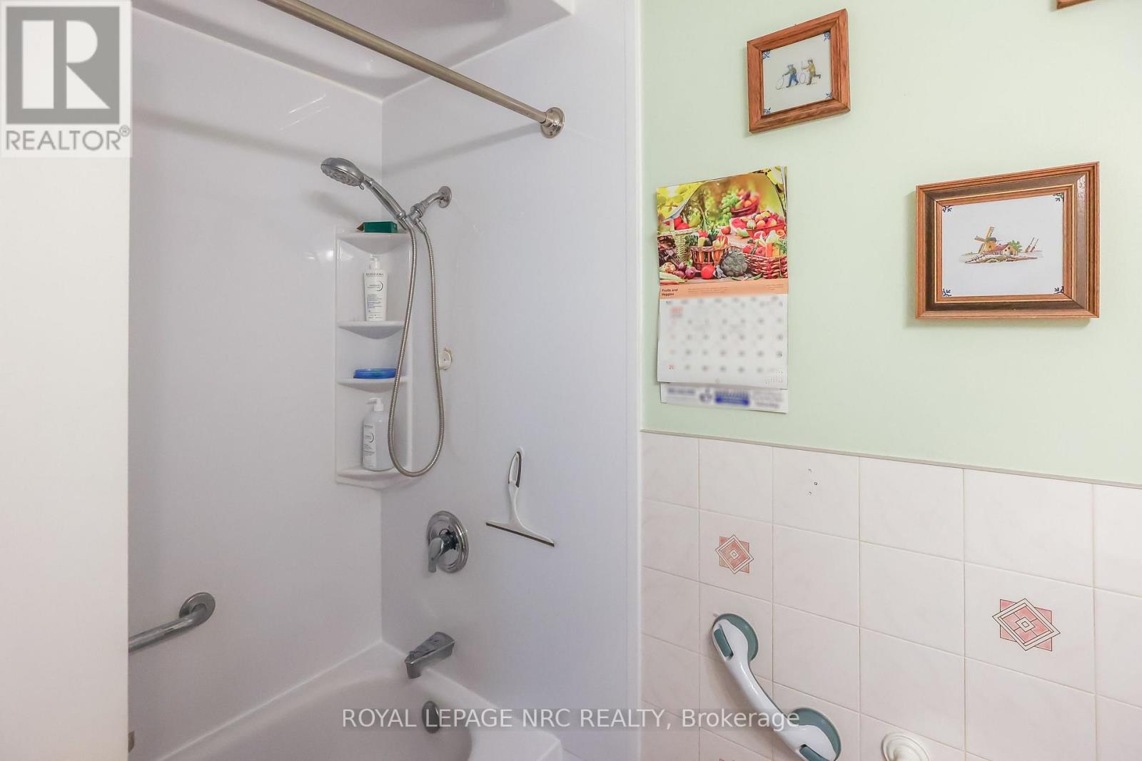 #208 264 GRANTHAM AVENUE N - 18