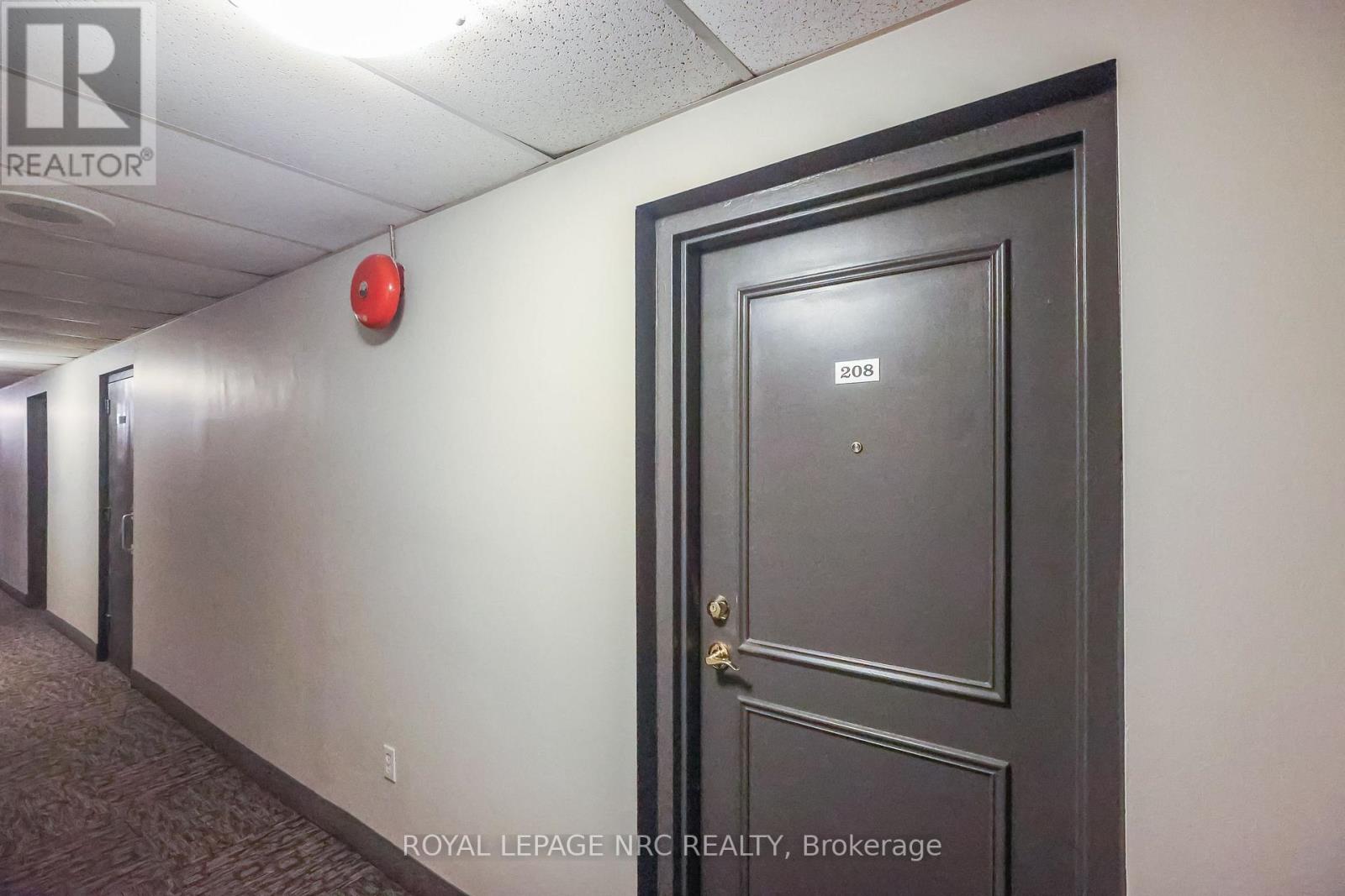 #208 264 GRANTHAM AVENUE N - 2