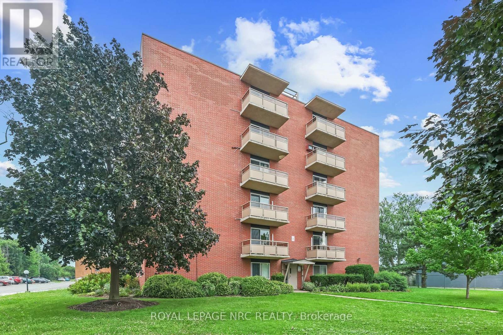 #208 264 GRANTHAM AVENUE N - 25
