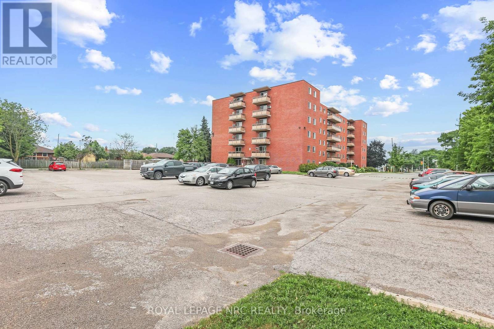 #208 264 GRANTHAM AVENUE N - 28