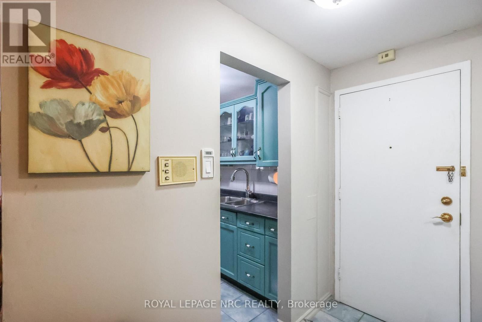 #208 264 GRANTHAM AVENUE N - 3