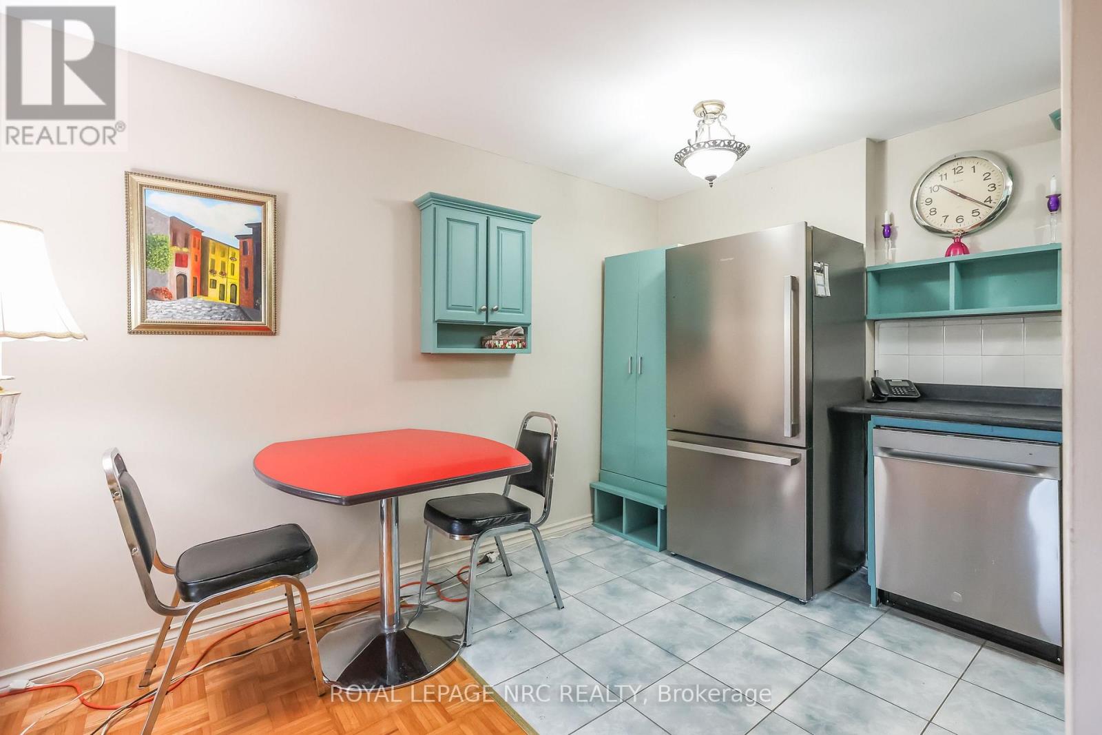 #208 264 GRANTHAM AVENUE N - 6