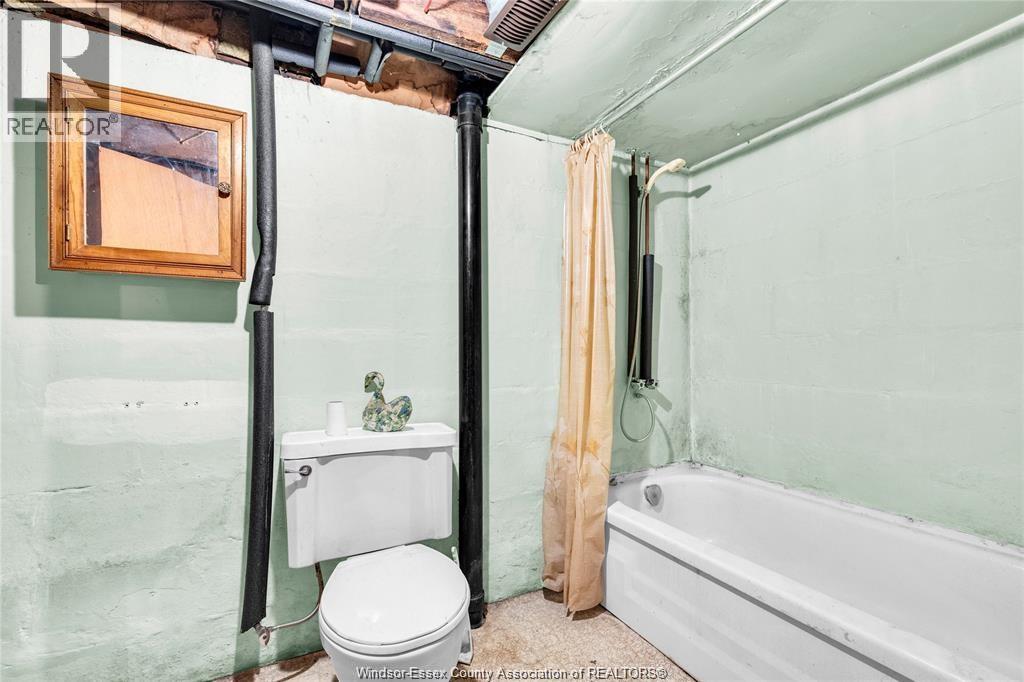 1439 Henry Ford Centre DRIVE - 14