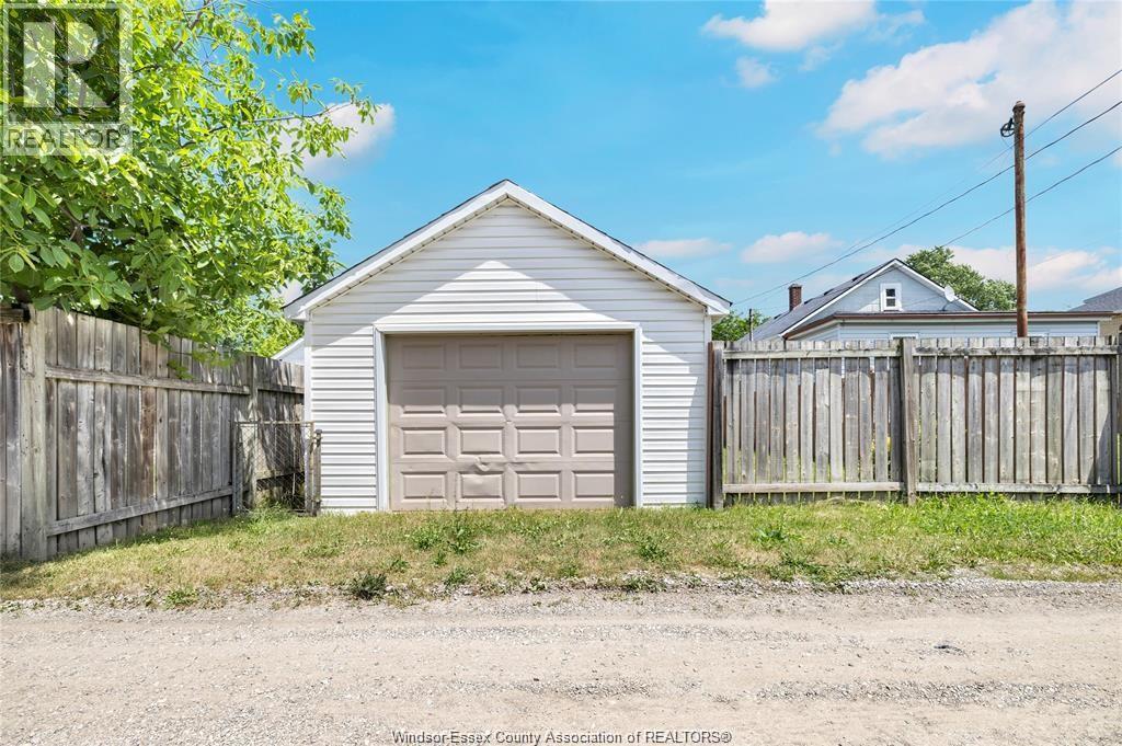 1439 Henry Ford Centre DRIVE - 25