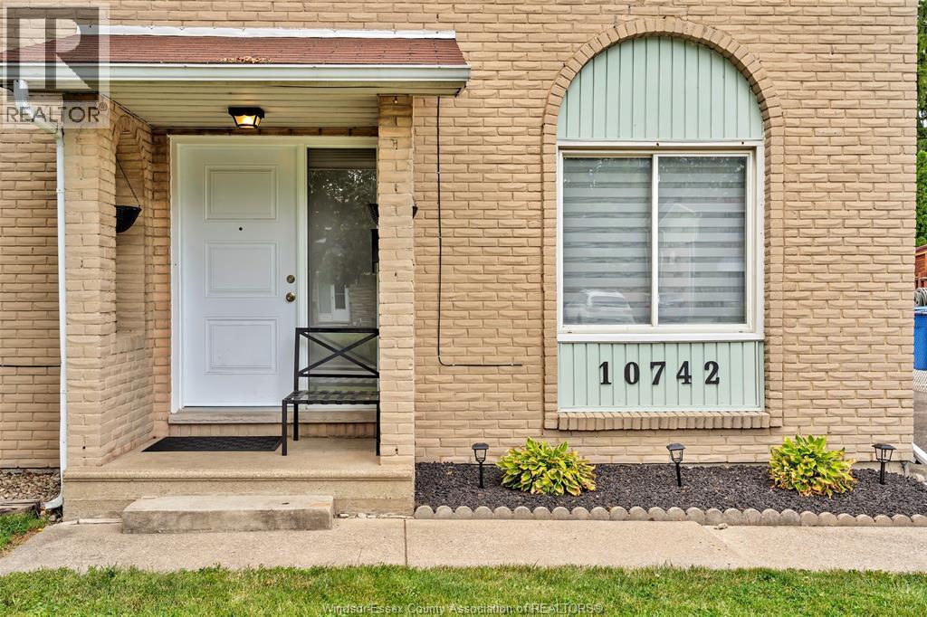 10742 ATWATER - 4