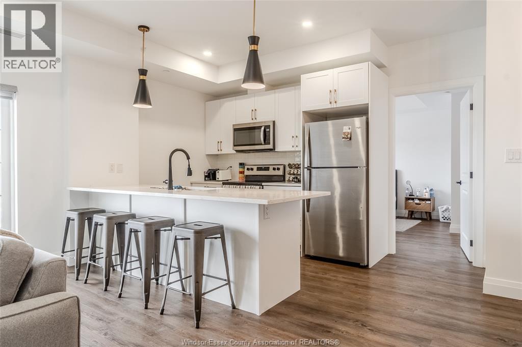 #404 3817 Howard AVENUE - 4