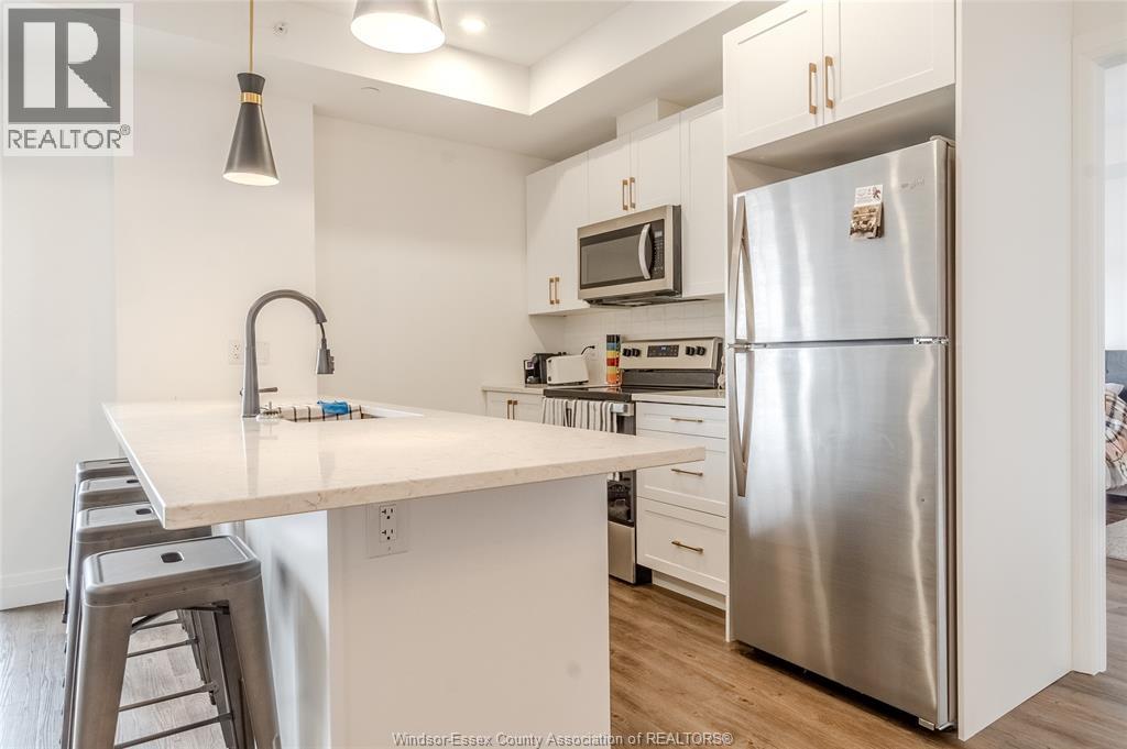 #404 3817 Howard AVENUE - 5