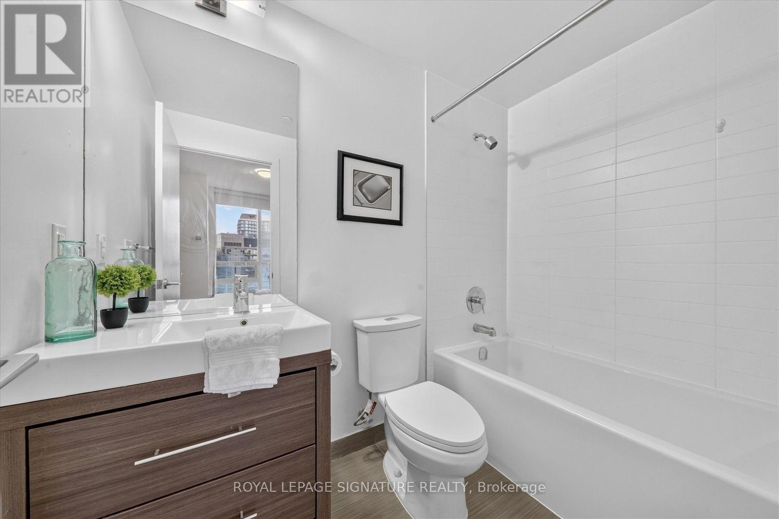 #2112 66 FOREST MANOR ROAD - 23