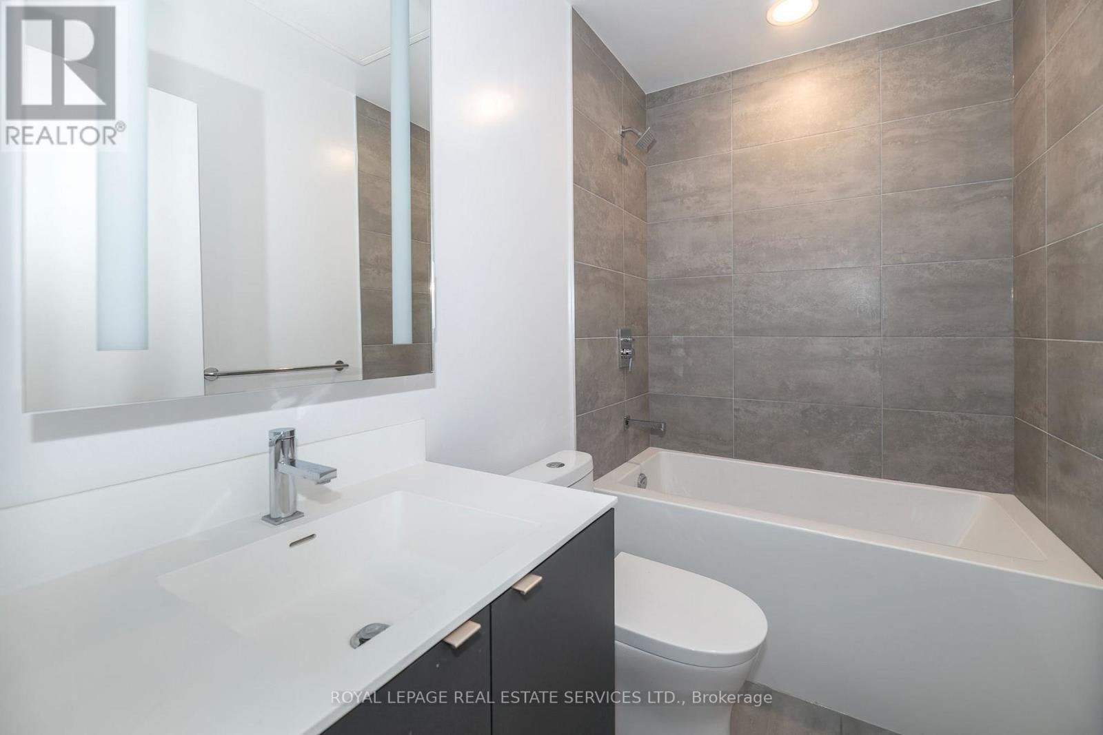 #201 500 DUPONT STREET - 11