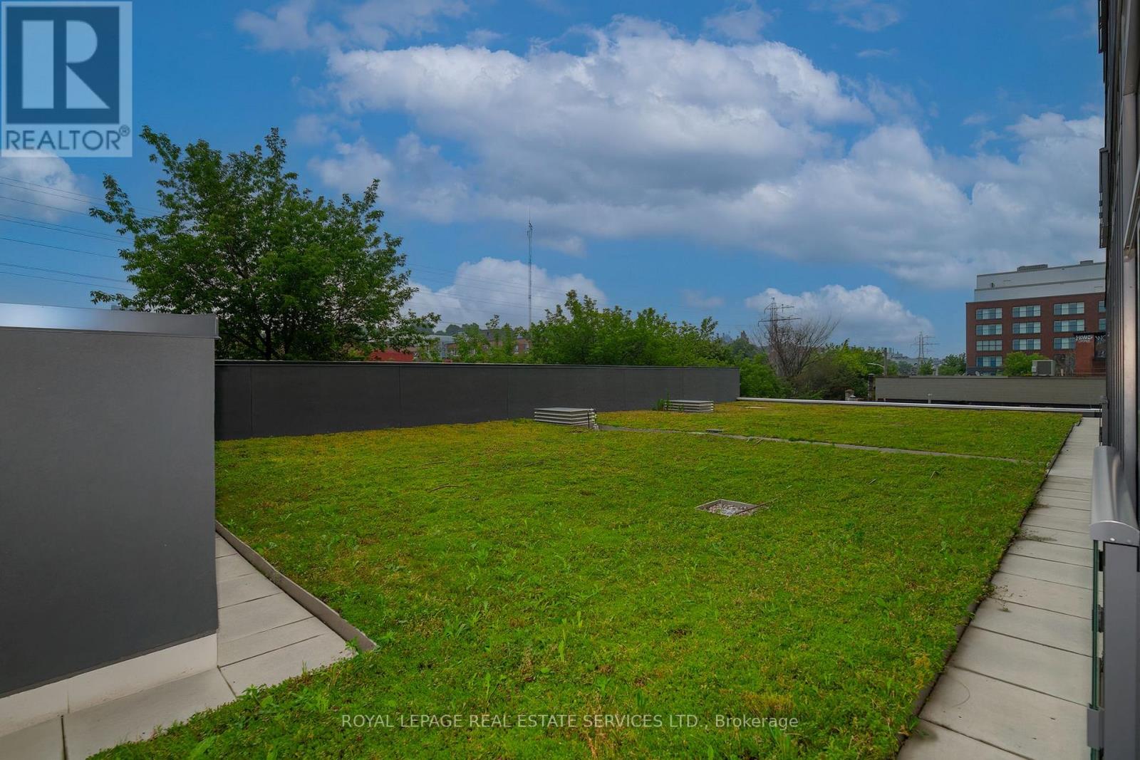 #201 500 DUPONT STREET - 13