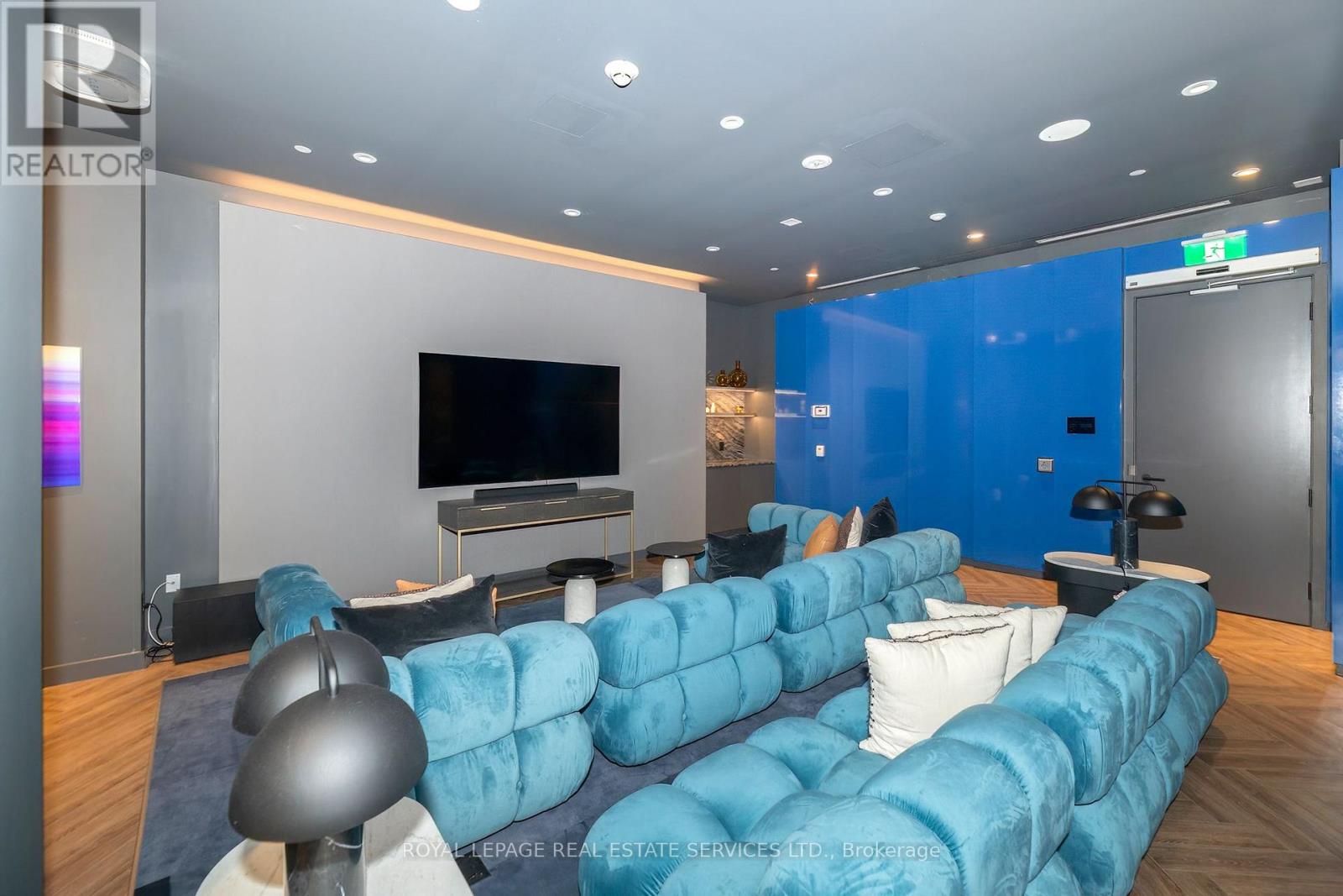 #201 500 DUPONT STREET - 19