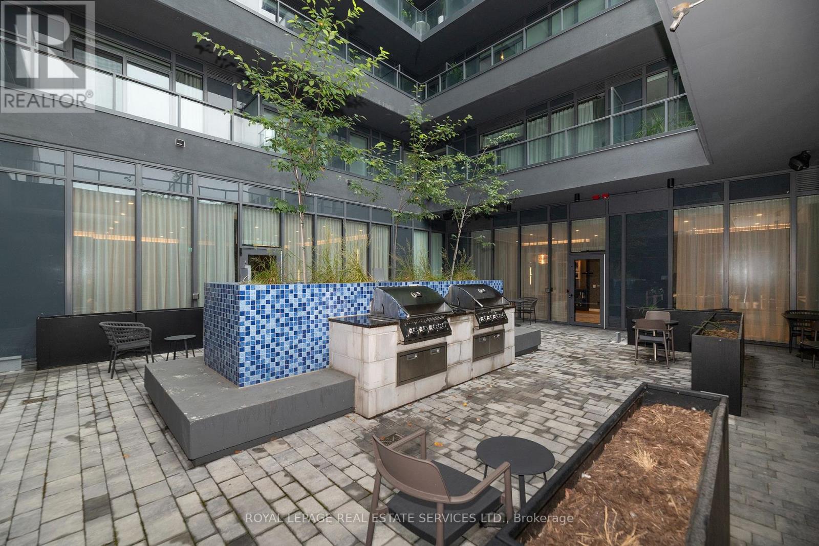 #201 500 DUPONT STREET - 20