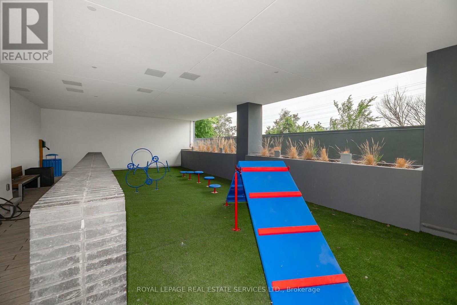 #201 500 DUPONT STREET - 21