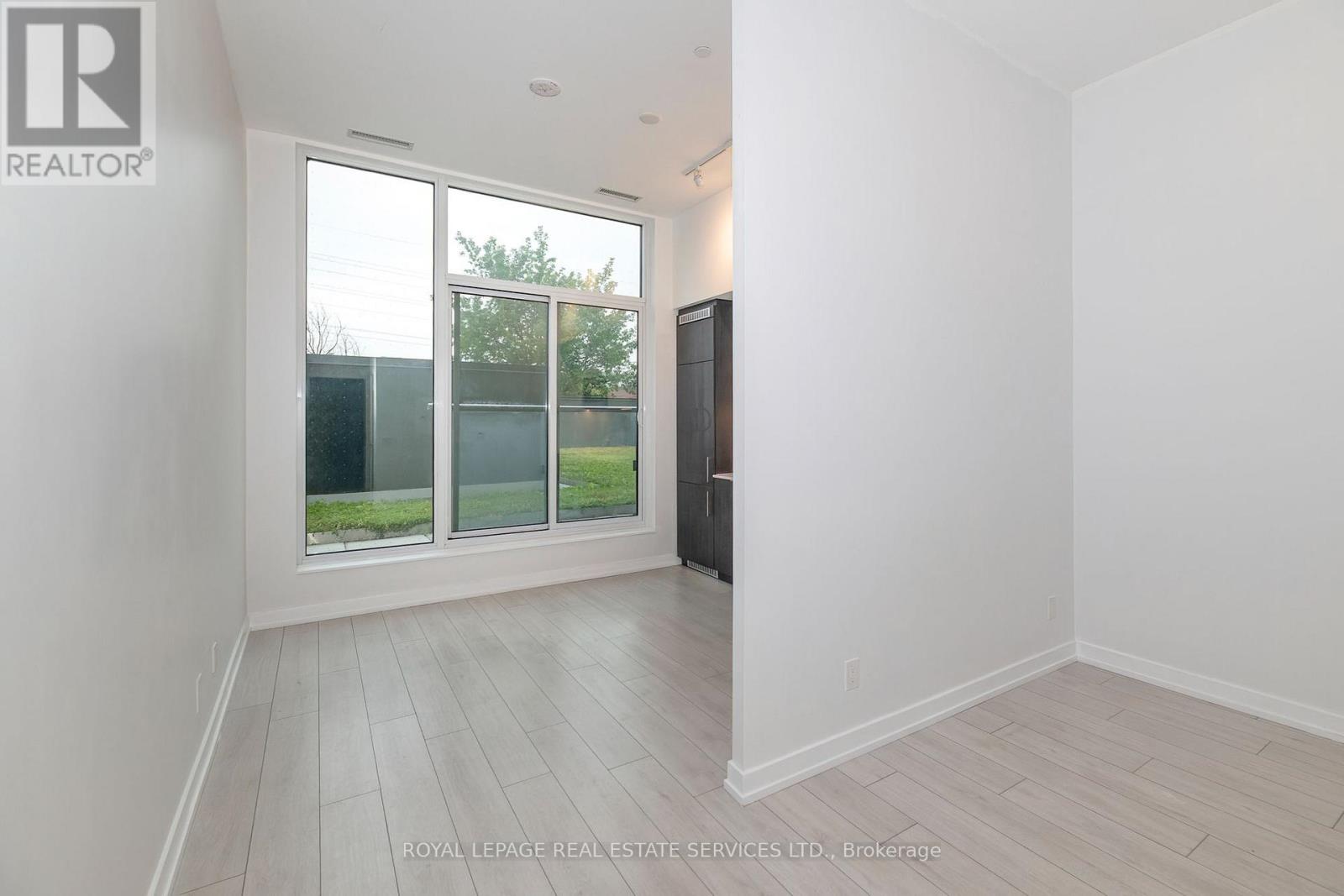 #201 500 DUPONT STREET - 7