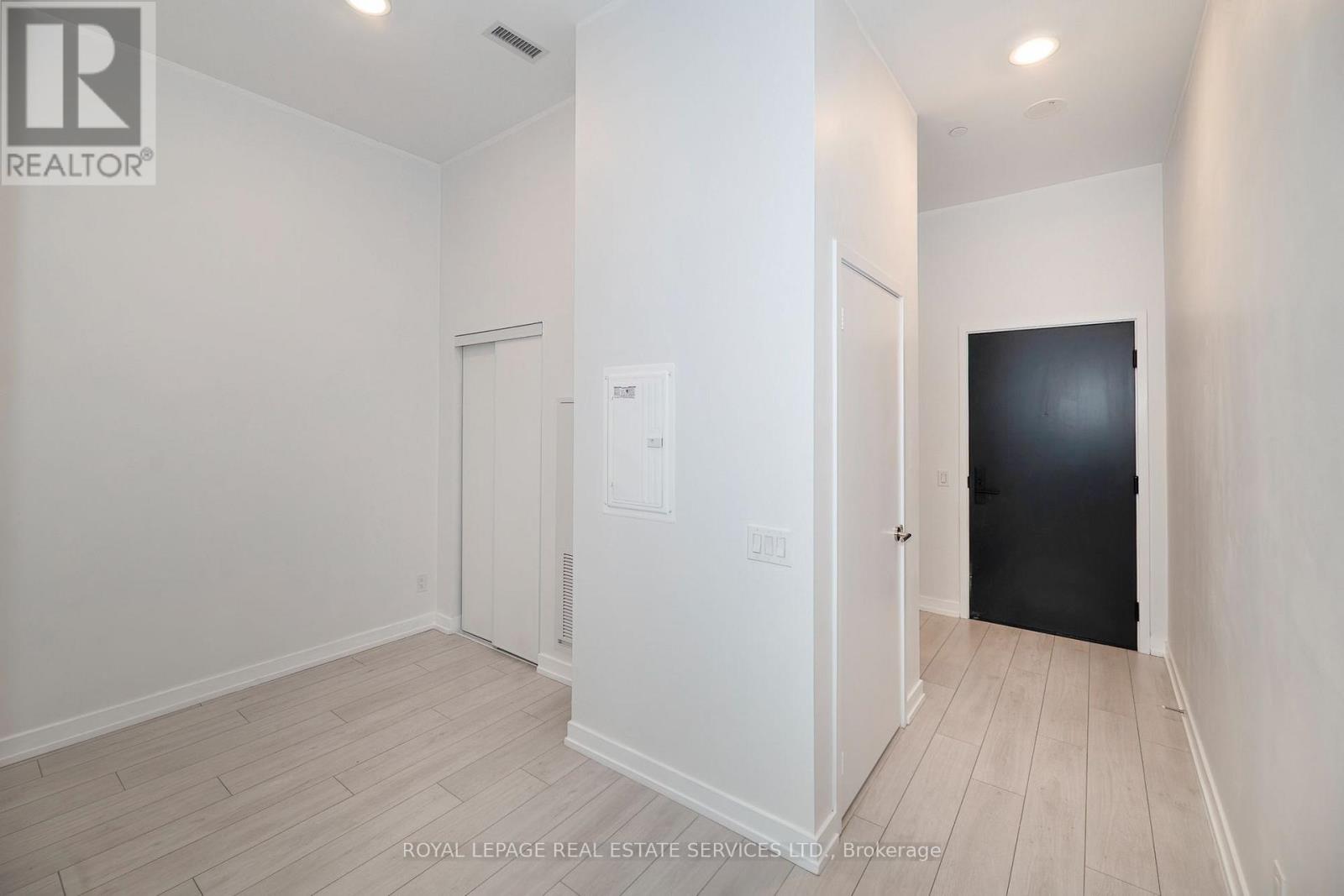#201 500 DUPONT STREET - 8