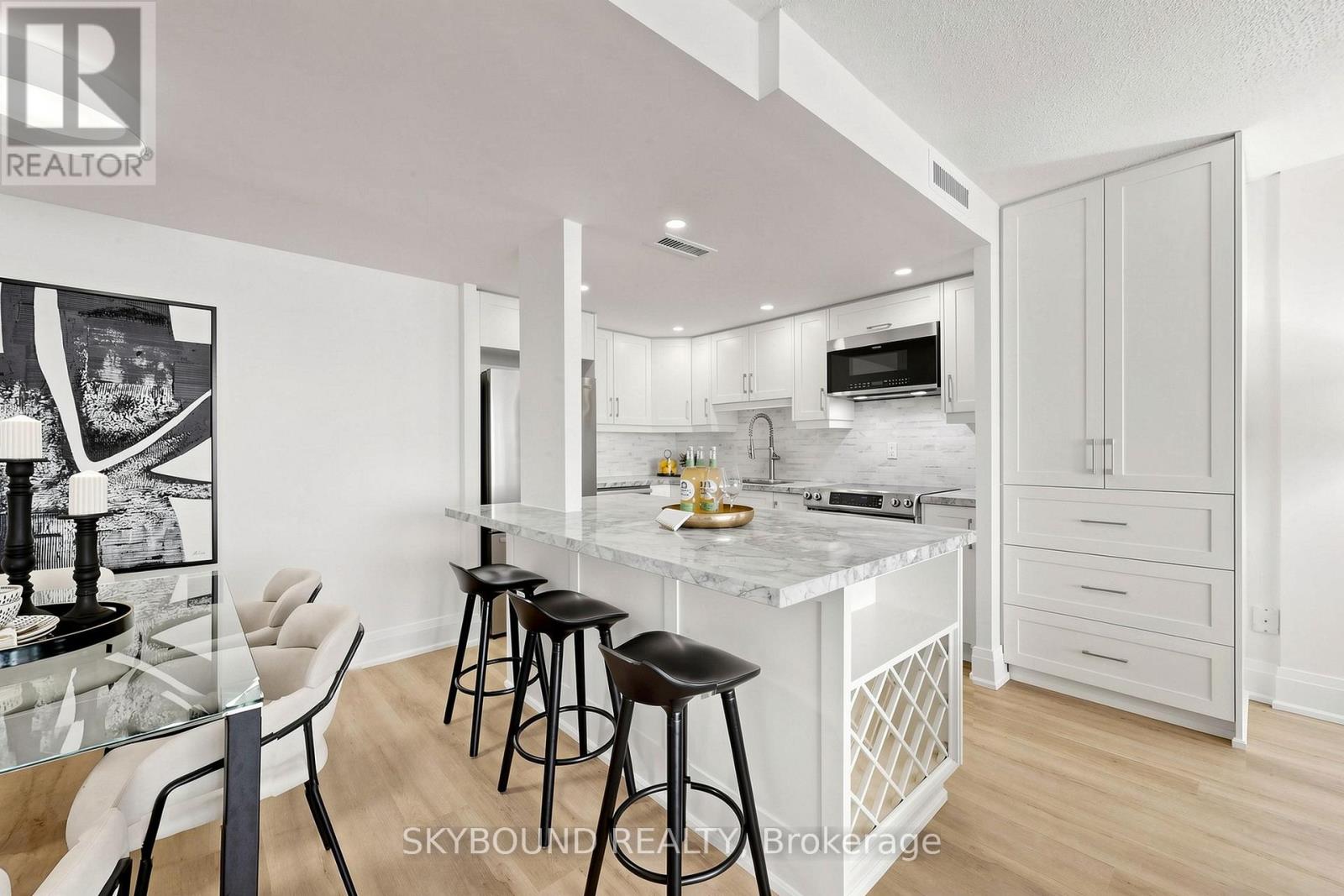 #401 135 GEORGE STREET S - 16