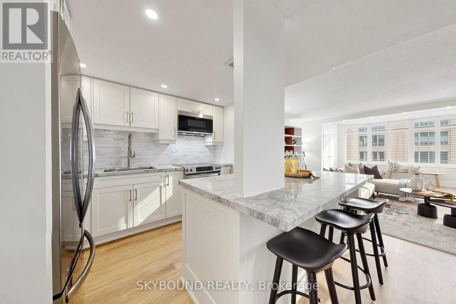#401 135 GEORGE STREET S - 21