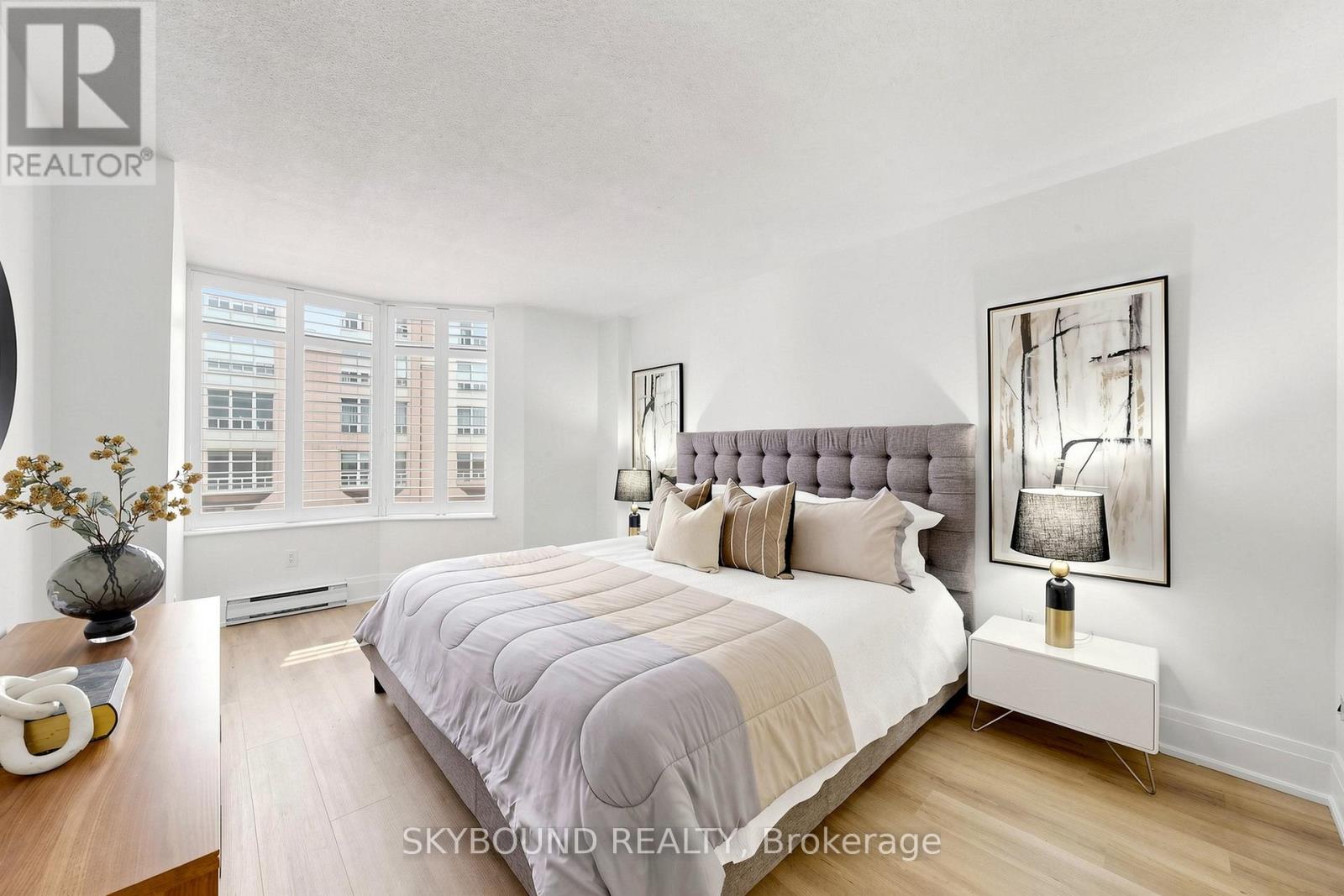 #401 135 GEORGE STREET S - 25