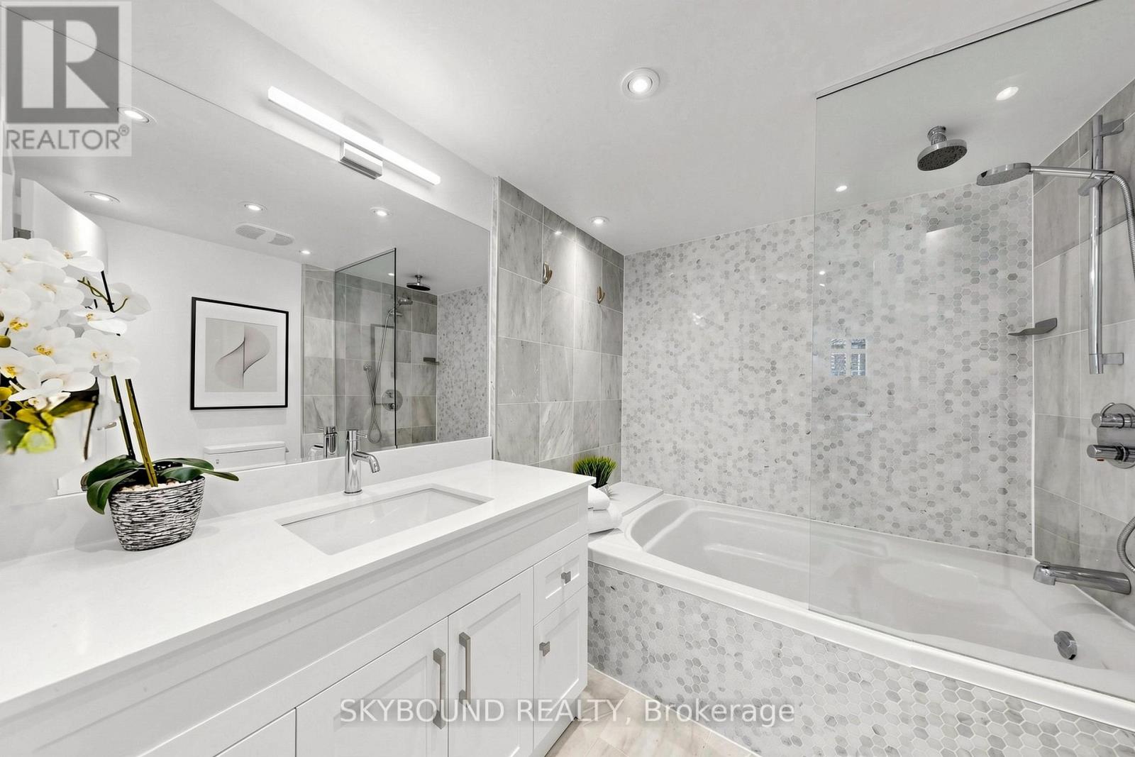 #401 135 GEORGE STREET S - 30