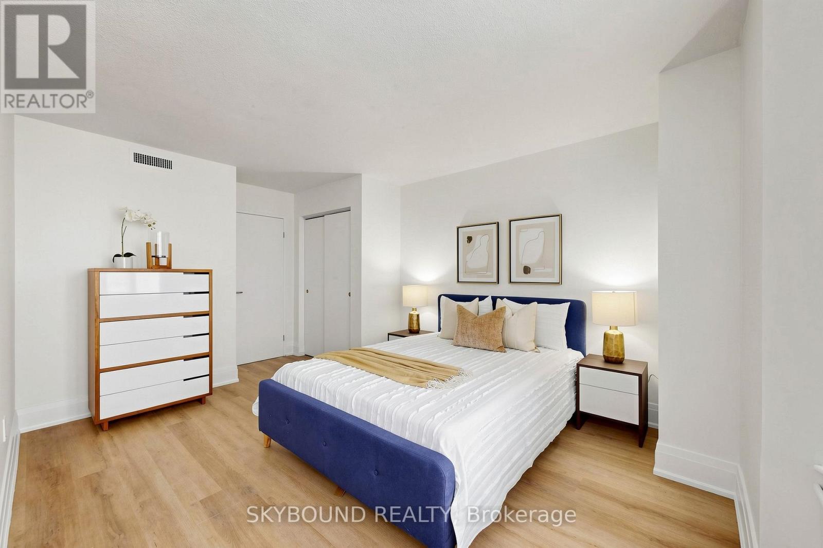 #401 135 GEORGE STREET S - 33