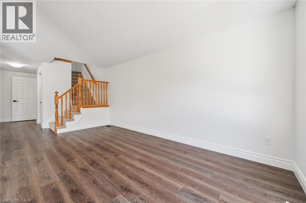 71 PEACH BLOSSOM Crescent - 10