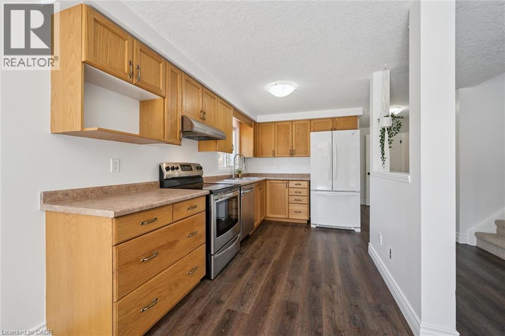 71 PEACH BLOSSOM Crescent - 13