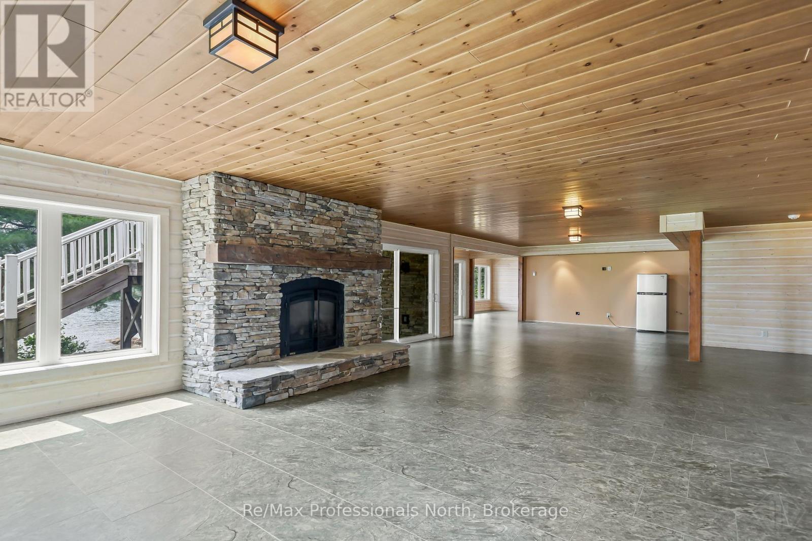 1064 ROAD 3200 - Image 35