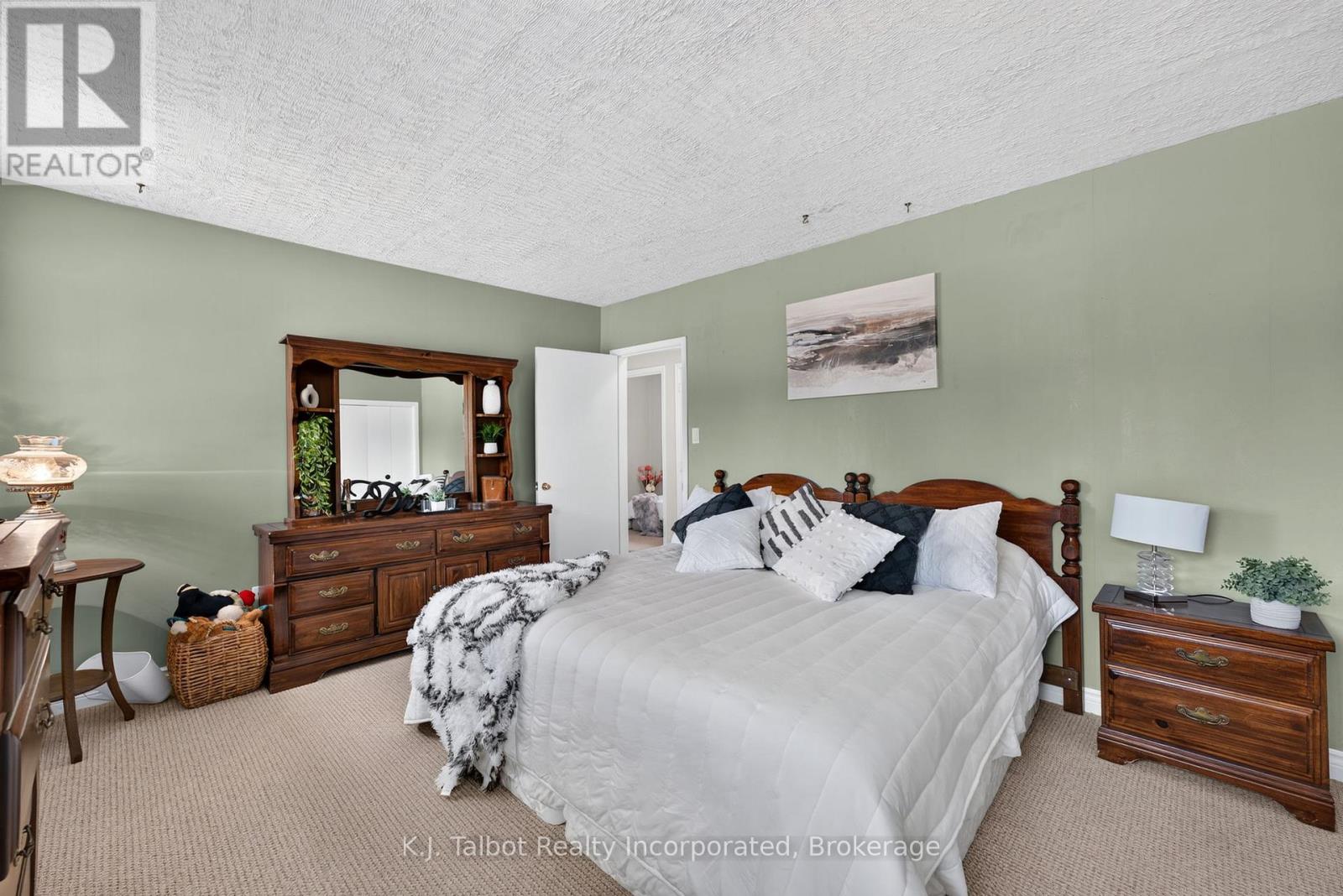 382 HURON ROAD - Image 19