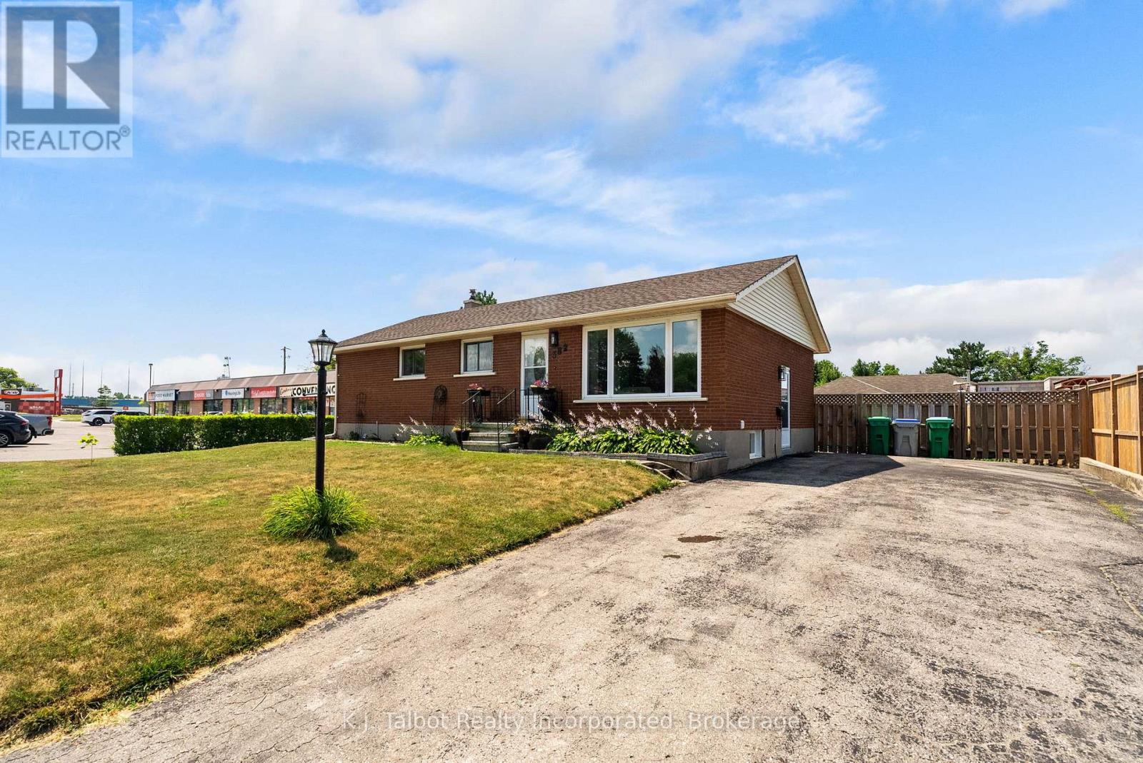 382 HURON ROAD - 2