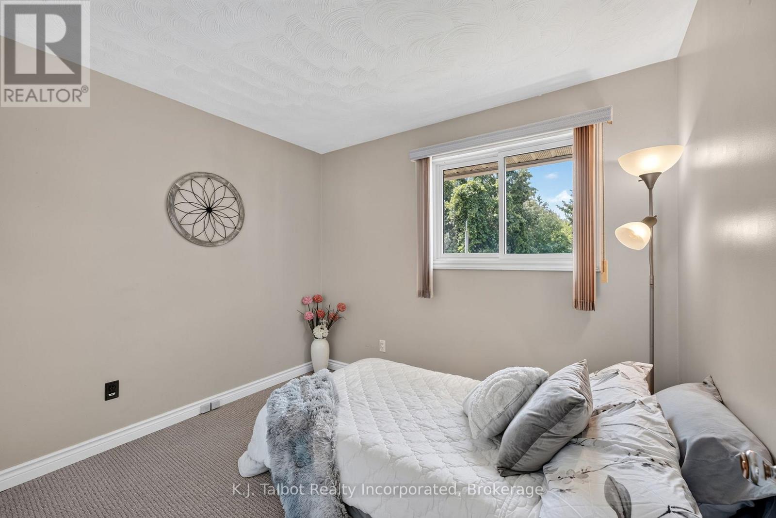 382 HURON ROAD - Image 22