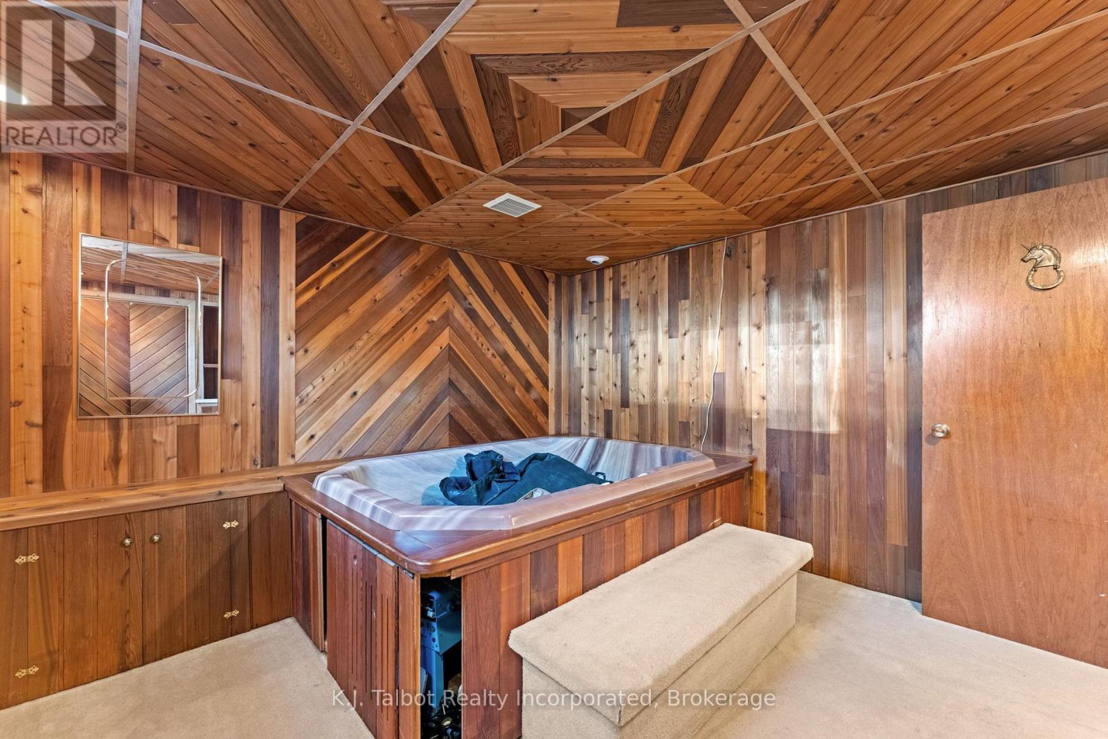 382 HURON ROAD - Image 32