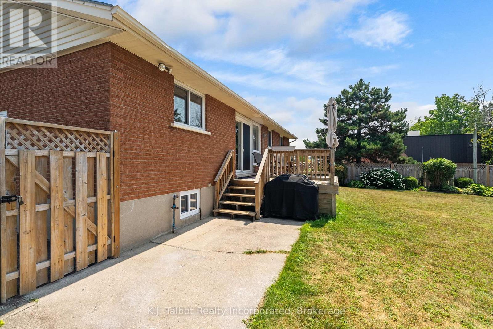 382 HURON ROAD - Image 44