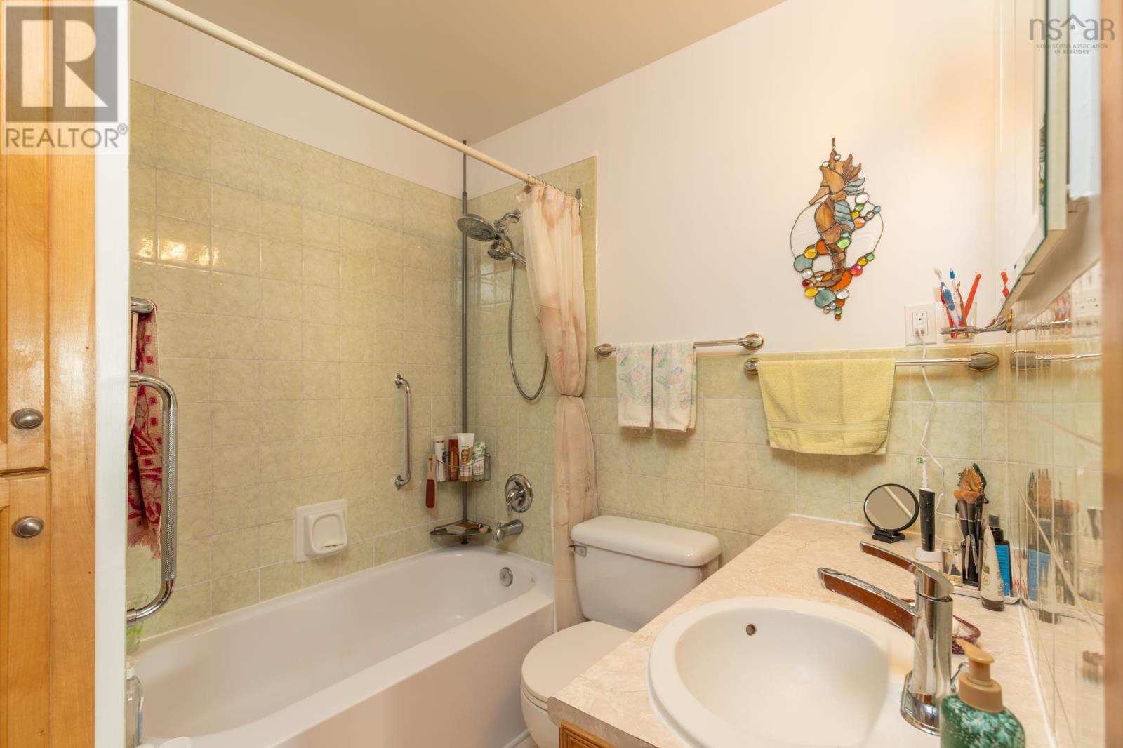 17 Porter Street - 28