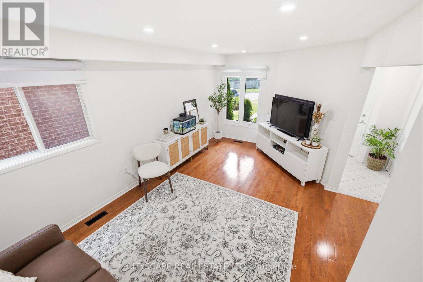 1143 WINDGROVE SQUARE - 10