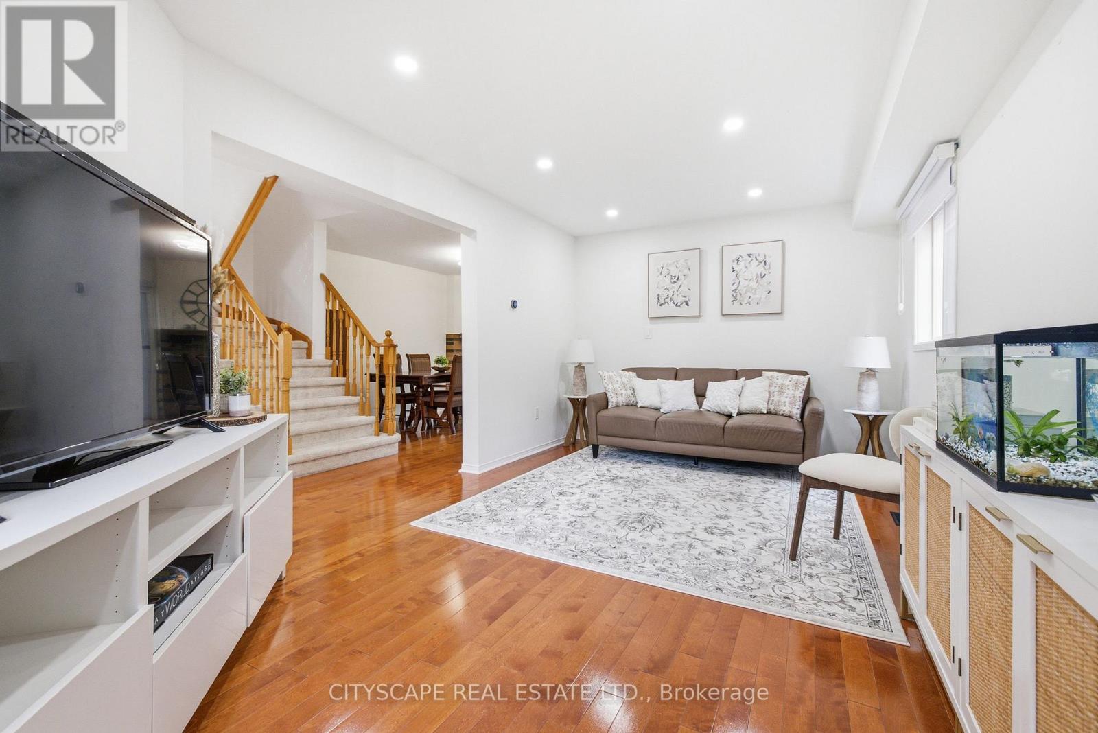 1143 WINDGROVE SQUARE - 11